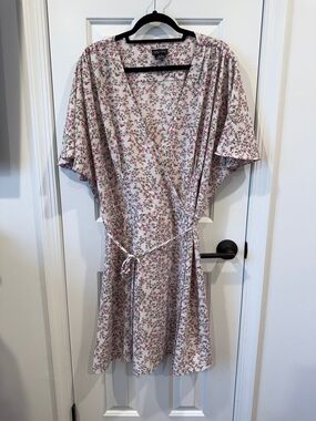 City Chic Cream Dress Robe with Pink Floral Print